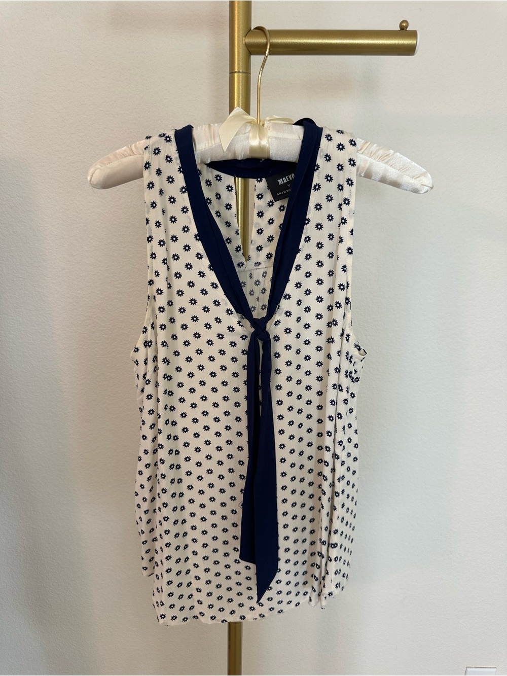 Anthropologie Maeve White and Navy Floral Dot Tie-Neck Sleeveless Top